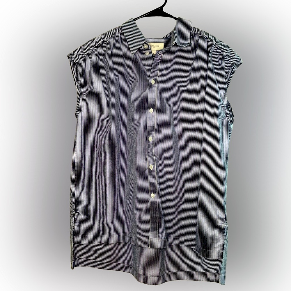 Banana Republic Factory sleeveless button down top
